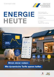 Das Titelbild des Magazins Energie Heute zeigt ein modernes Haus mit Sonnenkollektoren, ein Elektroauto, ein Smartphone, das Energiedaten anzeigt, ein Sparschwein und Diagramme über Strompreise. Der deutsche Text hebt Energiespartipps hervor.